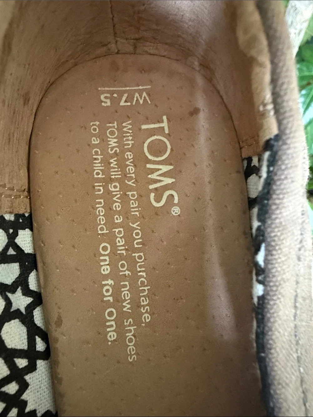 TOMS Calypso canvas, ladies wedge shoe excellent condition, 7 1/2
